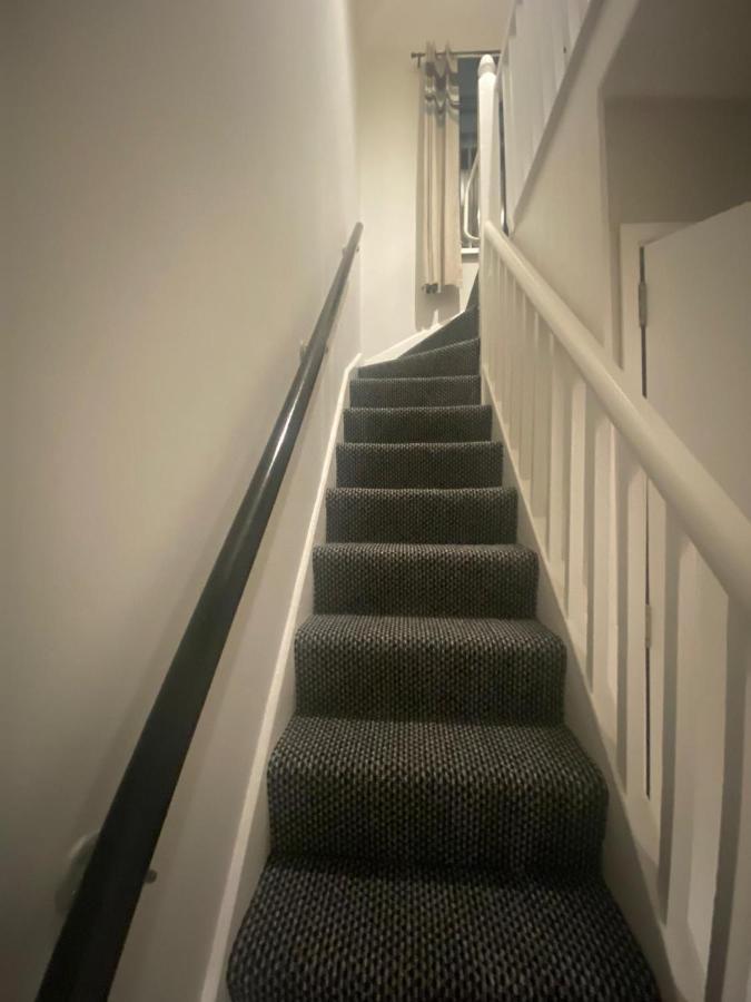 Maire Toireasa - Cosy Refurbished Property In The Gaeltacht Quarter Belfast Exterior foto