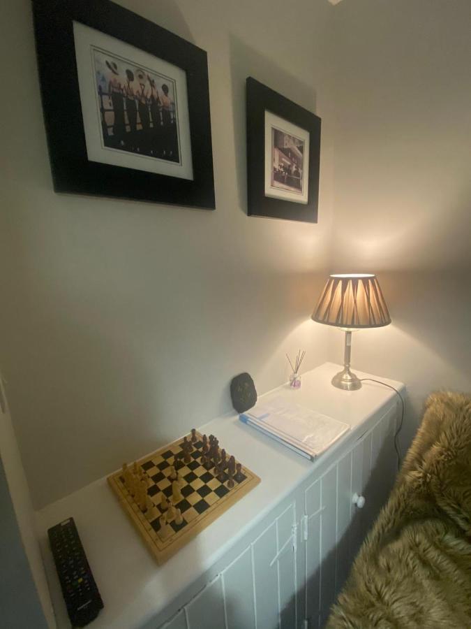 Maire Toireasa - Cosy Refurbished Property In The Gaeltacht Quarter Belfast Exterior foto