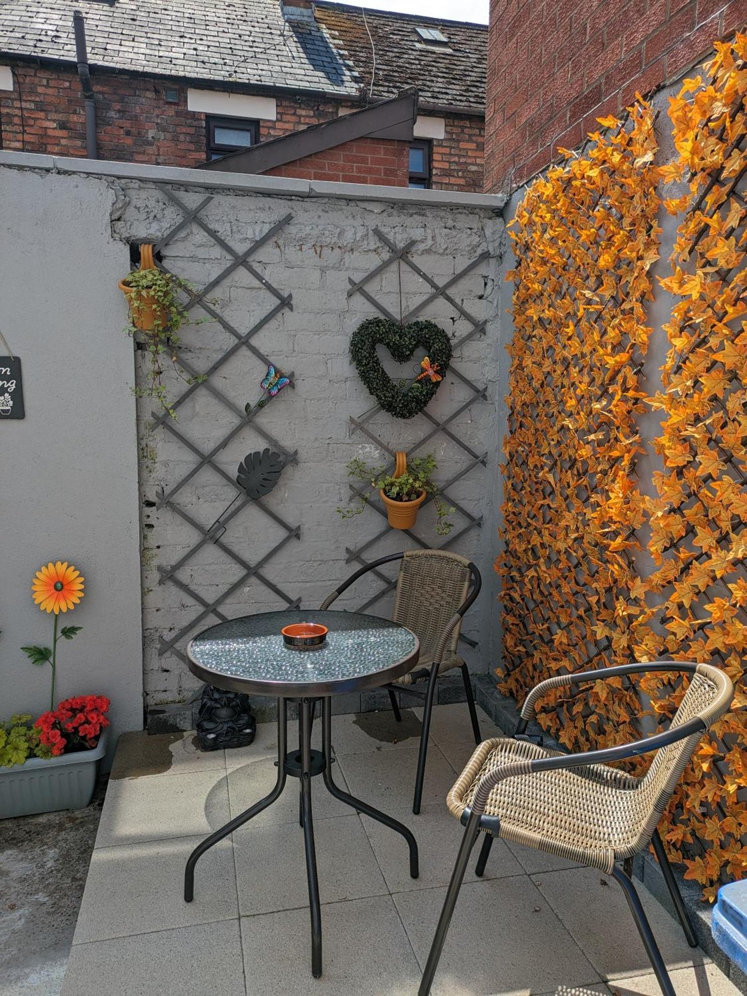 Maire Toireasa - Cosy Refurbished Property In The Gaeltacht Quarter Belfast Quarto foto